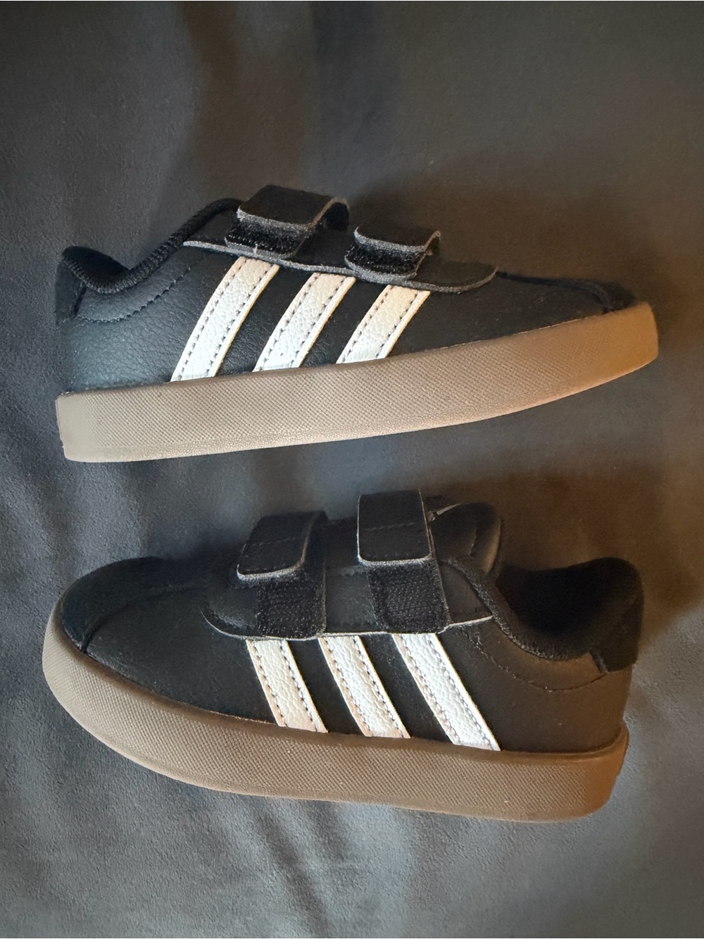 Adidas VL Court 3.0 Core Black Cloud Gum (Toddler)
Size 8K
